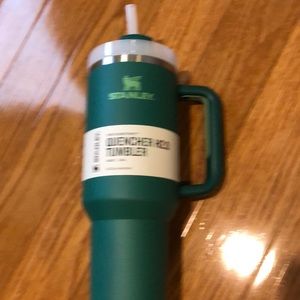 New Stanley Tumbler/40oz in Alpine
